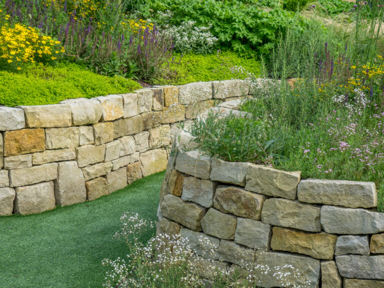 Retaining Wall Ideas for a Sloped Backyard: Practical Solutions With Lasting Style